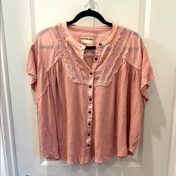 Umgee Tops - NWOT Free People We the Free linen blend mauve short sleeve button-up Top - S